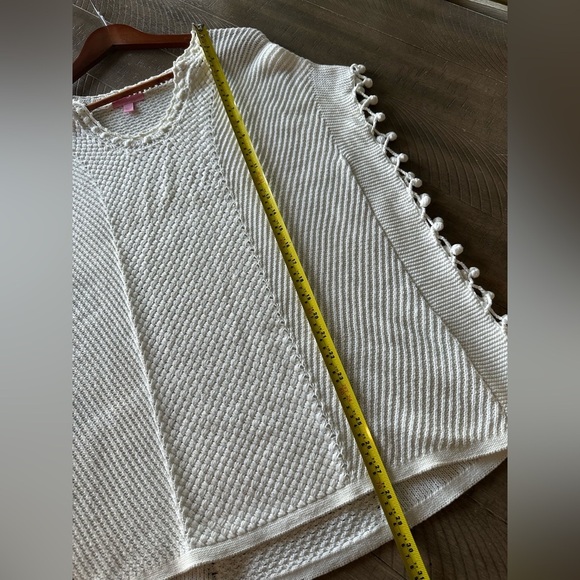 Lilly Pulitzer White Keating Knit Fringe PomPom Sweater Poncho Women’s size XS​ - Picture 10 of 12